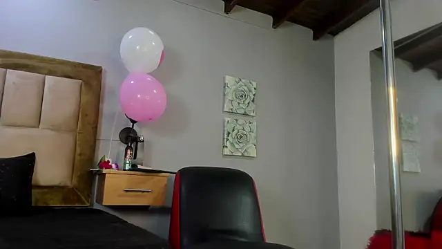 Natasha bluer online show from February 20, 2025, 4:07 am