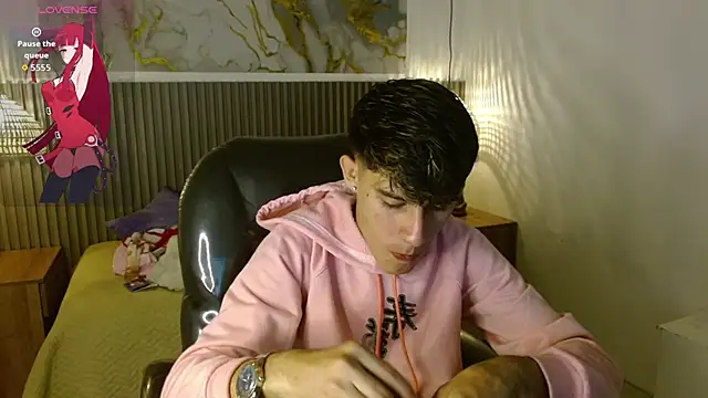 Dyla n18 online show from September 24, 2025, 9:43 pm