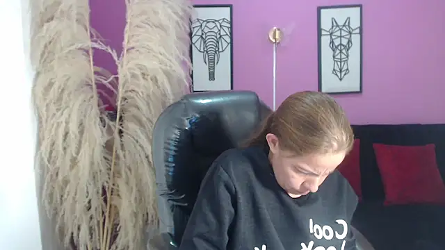 Snapshot of Milf_karlye chatting on September 10, 2025, 2:21 am Milf karlye online show from September 10, 2025, 2:21 am