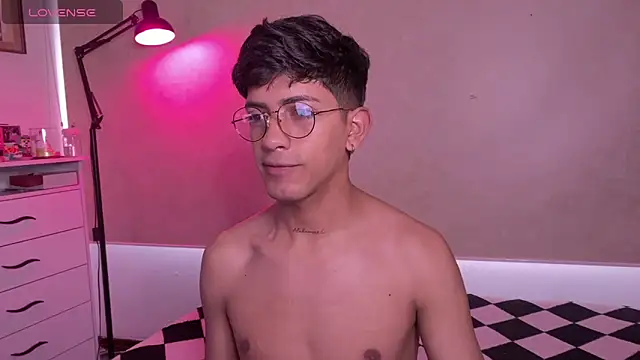 Snapshot of teobowny_ chatting on October 1, 2025, 12:42 pm teobowny online show from October 1, 2025, 12:42 pm