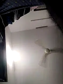 mallucallboy2104 online show from December 6, 2024, 10:46 pm