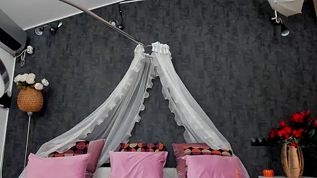 Snapshot of miss_sophieX chatting on September 28, 2025, 3:46 am miss sophieX online show from September 28, 2025, 3:46 am