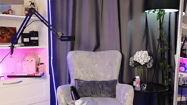 Anal Girl  online show from May 21, 2026, 6:16 pm