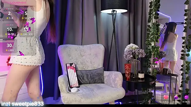 Anal Girl  online show from February 26, 2026, 4:18 pm