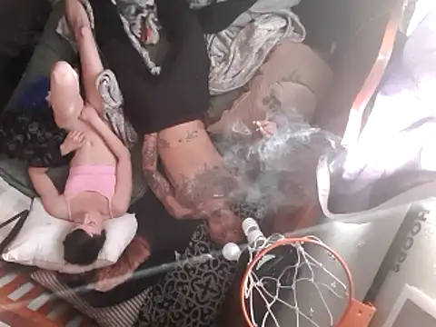 kingsta111 online show from November 17, 2025, 2:21 pm