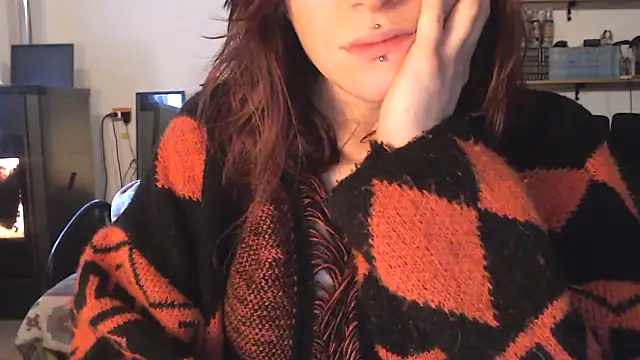 Snapshot of complicata_mente chatting on January 11, 2025, 11:23 am complicata mente online show from January 11, 2025, 11:23 am