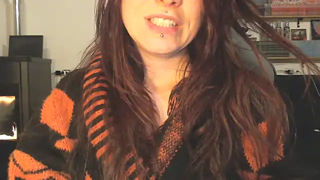 Snapshot of complicata_mente chatting on March 16, 2025, 5:39 pm complicata mente online show from March 16, 2025, 5:39 pm