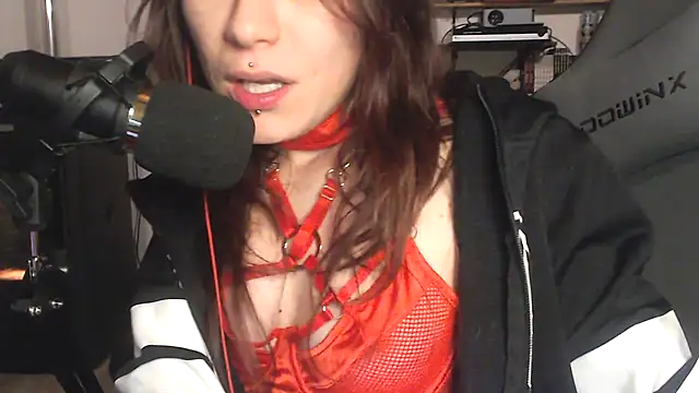 Snapshot of complicata_mente chatting on February 3, 2025, 11:26 pm complicata mente online show from February 3, 2025, 11:26 pm
