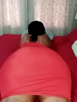 Snapshot of Luciouslips00 chatting on October 16, 2025, 12:02 pm Luciouslips00 online show from October 16, 2025, 12:02 pm