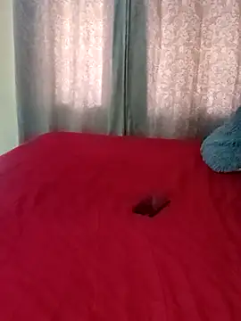 Snapshot of Luciouslips00 chatting on September 22, 2025, 8:42 am Luciouslips00 online show from September 22, 2025, 8:42 am