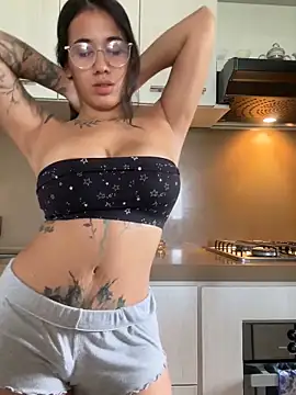 Snapshot of AndyFire69 chatting on November 1, 2025, 1:49 pm AndyFire69 online show from November 1, 2025, 1:49 pm