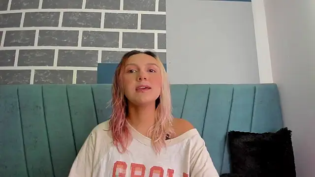 Alterego1   online show from October 14, 2025, 11:44 am