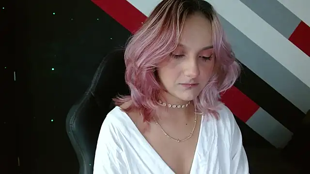 Alterego1   online show from September 18, 2025, 11:57 am