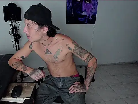 Snapshot of patrik_tattoo_ chatting on October 18, 2025, 3:08 am patrik tattoo online show from October 18, 2025, 3:08 am