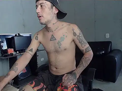 patrik tattoo  online show from March 18, 2026, 3:57 pm