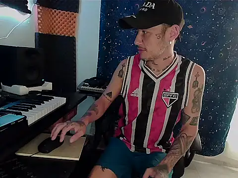 patrik tattoo  online show from January 30, 2025, 10:19 pm