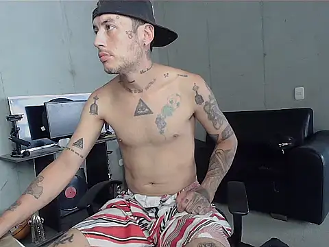 Snapshot of patrik_tattoo_ chatting on February 24, 2026, 4:30 pm patrik tattoo online show from February 24, 2026, 4:30 pm