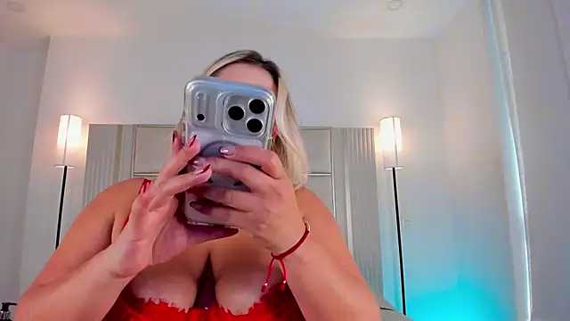 saraamiller  online show from March 5, 2026, 7:10 pm