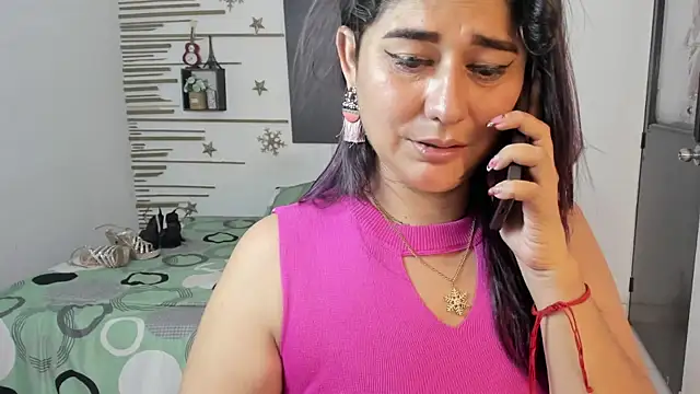 Snapshot of alinabozz1 chatting on October 3, 2025, 2:26 am alinabozz1 online show from October 3, 2025, 2:26 am