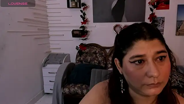 alinabozz1 online show from December 23, 2024, 3:55 pm