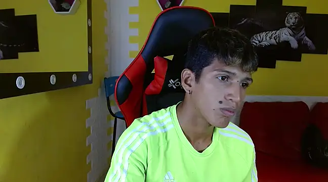 mau elixxx online show from January 31, 2025, 2:04 am