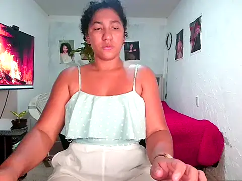 Snapshot of bellacrespalatina chatting on April 29, 2026, 7:31 pm bellacrespalatina online show from April 29, 2026, 7:31 pm