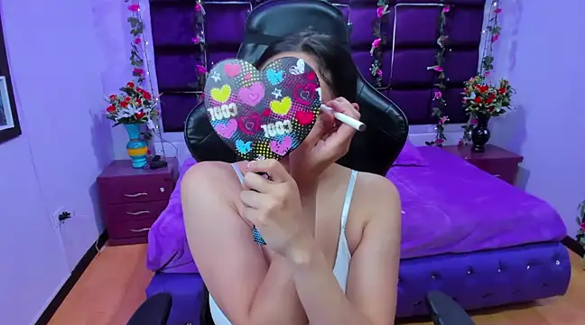 Snapshot of ChloeeTompson_ chatting on January 31, 2025, 2:04 am ChloeeTompson online show from January 31, 2025, 2:04 am