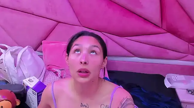 Snapshot of ChloeeTompson_ chatting on March 5, 2025, 2:46 am ChloeeTompson online show from March 5, 2025, 2:46 am