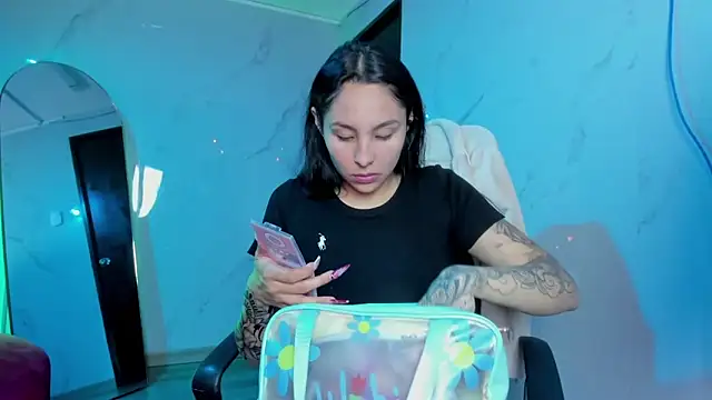 Snapshot of ChloeeTompson_ chatting on October 2, 2025, 2:48 am ChloeeTompson online show from October 2, 2025, 2:48 am