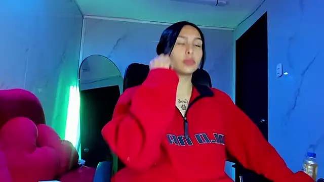 Snapshot of ChloeeTompson_ chatting on October 9, 2025, 2:45 am ChloeeTompson online show from October 9, 2025, 2:45 am