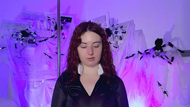 AnnTerry  online show from October 21, 2025, 8:36 am