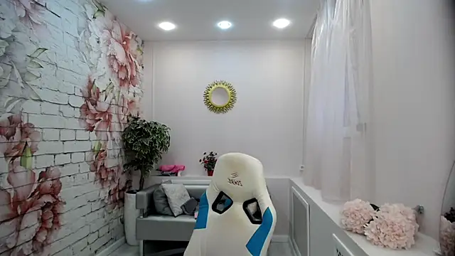 Snapshot of Cutie_Asya chatting on October 1, 2025, 4:28 am Cutie Asya online show from October 1, 2025, 4:28 am