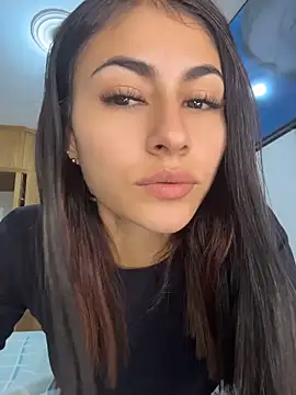 Snapshot of emilie_xx_ chatting on May 22, 2026, 8:18 pm emilie xx online show from May 22, 2026, 8:18 pm