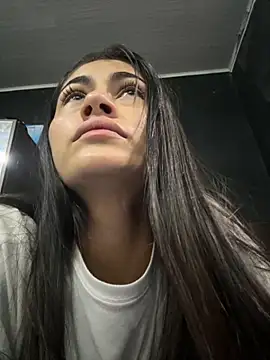 Snapshot of emilie_xx_ chatting on September 20, 2025, 1:05 pm emilie xx  online show from September 20, 2025, 1:05 pm