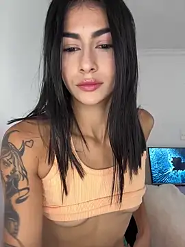 Snapshot of emilie_xx_ chatting on April 25, 2026, 3:42 pm emilie xx online show from April 25, 2026, 3:42 pm