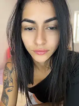 Snapshot of emilie_xx_ chatting on April 26, 2026, 2:03 pm emilie xx online show from April 26, 2026, 2:03 pm