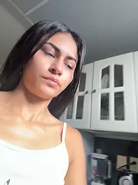 Snapshot of emilie_xx_ chatting on May 3, 2026, 12:53 pm emilie xx online show from May 3, 2026, 12:53 pm
