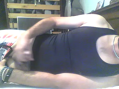 Snapshot of frank32love chatting on January 5, 2025, 1:47 pm frank32love online show from January 5, 2025, 1:47 pm