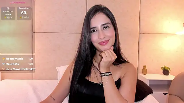 Snapshot of Amiirra_ chatting on February 23, 2025, 12:30 am Amiirra online show from February 23, 2025, 12:30 am