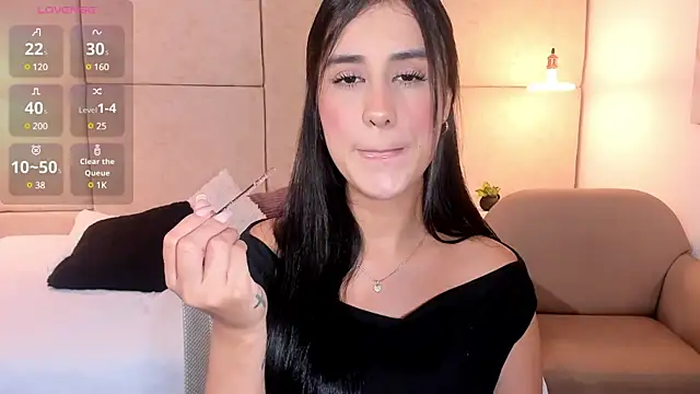 Snapshot of Amiirra_ chatting on March 6, 2025, 9:31 pm Amiirra online show from March 6, 2025, 9:31 pm