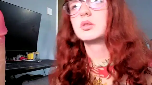 Snapshot of ENGLISHEMILY_69 chatting on October 16, 2025, 10:23 am ENGLISHEMILY 69 online show from October 16, 2025, 10:23 am