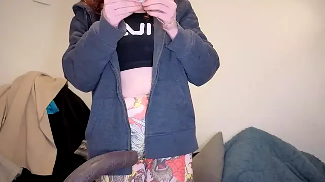 ENGLISHEMILY 69 online show from December 22, 2025, 9:48 pm