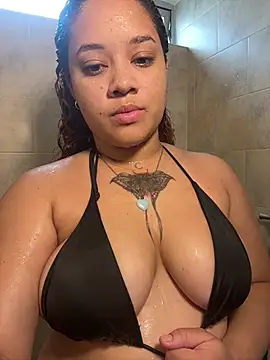 zulyjones online show from July 14, 2026, 7:42 pm