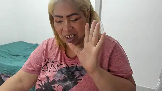 Snapshot of anubys_godes chatting on January 18, 2025, 10:28 am anubys godes online show from January 18, 2025, 10:28 am