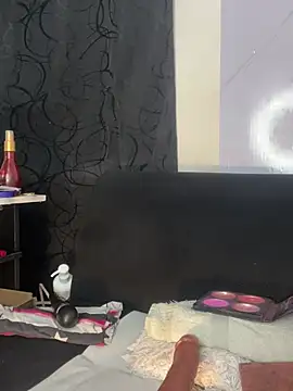 chiquimaturesexy online show from March 9, 2026, 10:02 pm