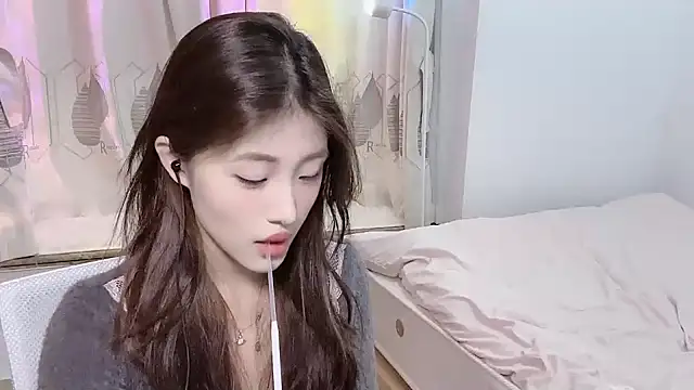 Snapshot of Vania-818- chatting on January 11, 2025, 7:28 am Vania-818- online show from January 11, 2025, 7:28 am