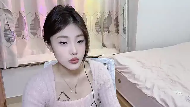 Snapshot of Vania-818- chatting on January 7, 2025, 7:52 am Vania-818- online show from January 7, 2025, 7:52 am