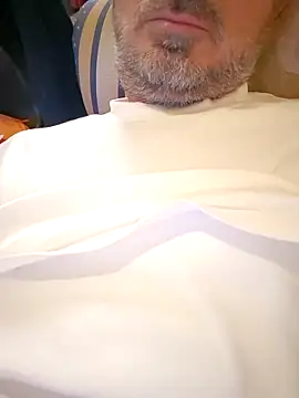 Snapshot of 1talianBeutifulCock chatting on March 3, 2026, 2:35 pm 1talianBeutifulCock online show from March 3, 2026, 2:35 pm