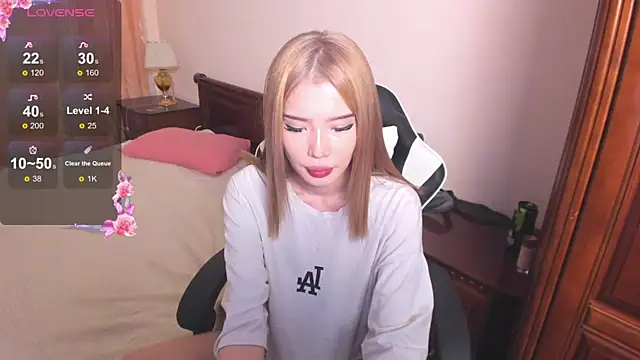 Snapshot of Velvetsky_1 chatting on January 7, 2025, 6:03 pm Velvetsky 1 online show from January 7, 2025, 6:03 pm