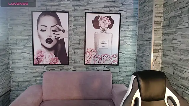 Snapshot of _Katalina_b chatting on January 25, 2025, 8:21 pm Katalina b online show from January 25, 2025, 8:21 pm